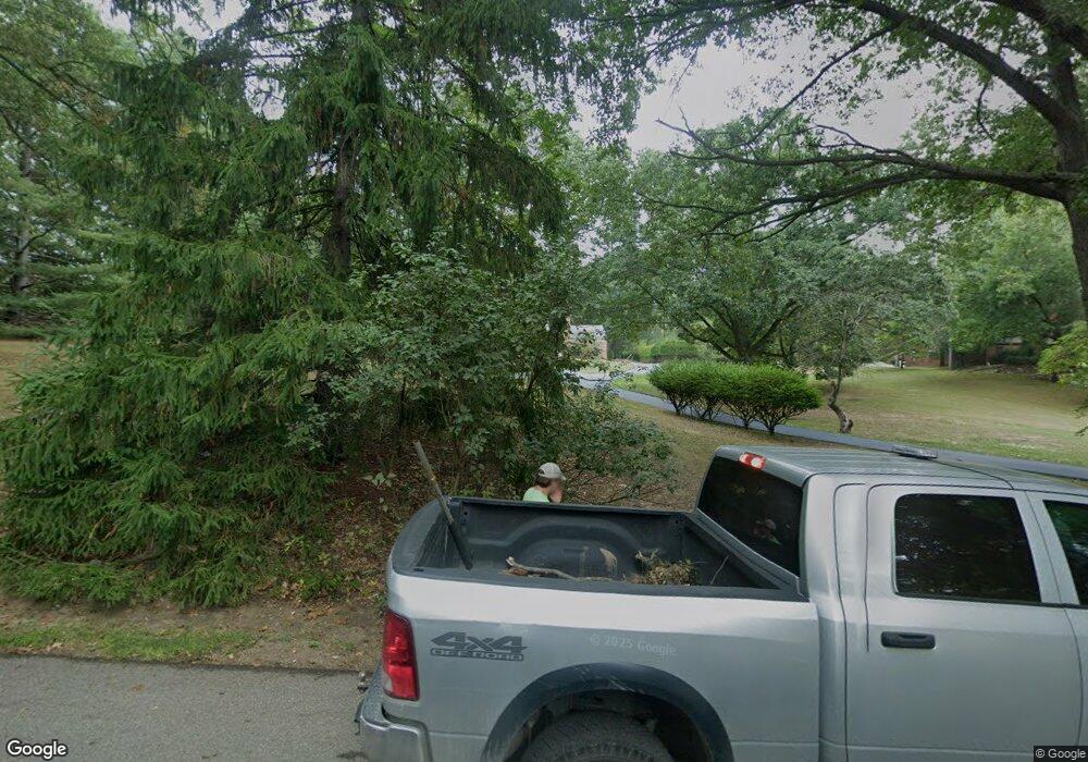 26480 Woodlore Rd, Franklin, MI 48025 - photo 1