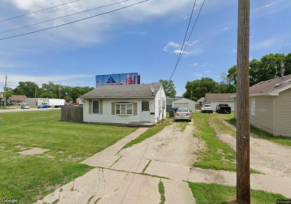 917 E 27th Ct, Des Moines, IA 50317 - photo 1