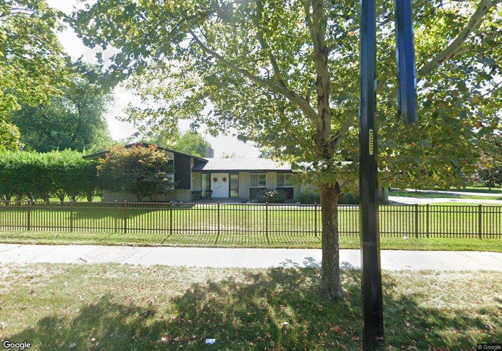 15710 E Jefferson Ave, Grosse Pointe Park, MI 48230 - photo 1