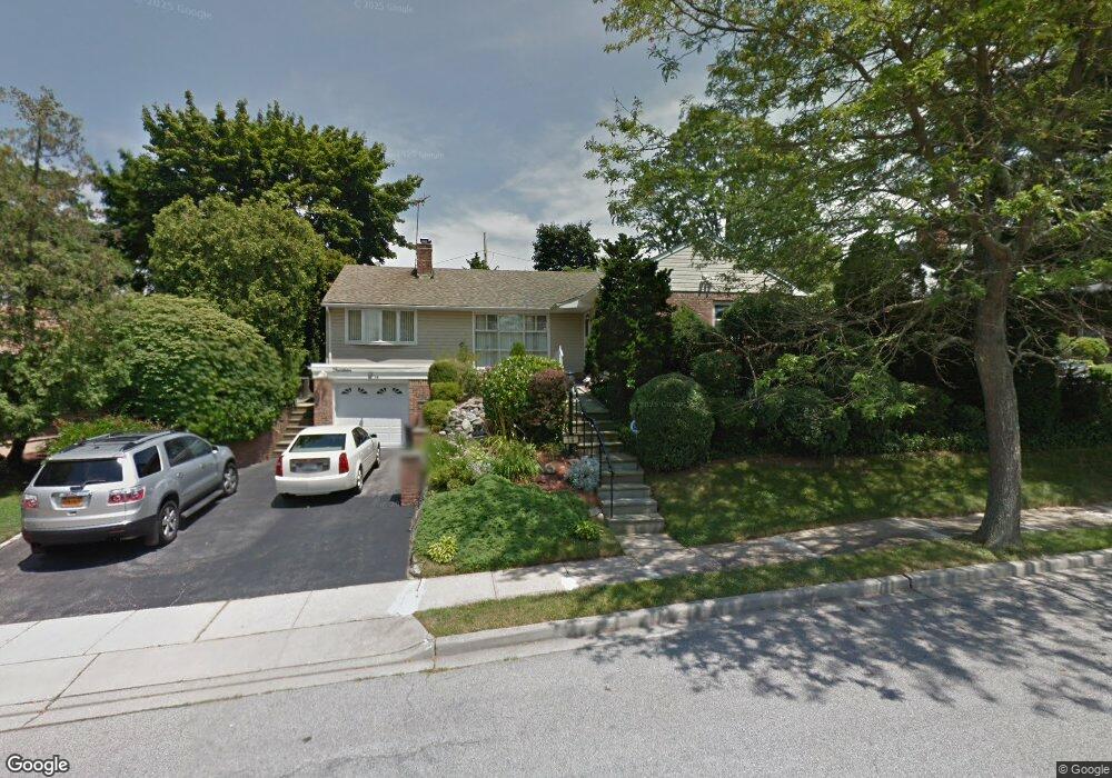 14 Falmouth Ln, Glen Head, NY 11545 - photo 1