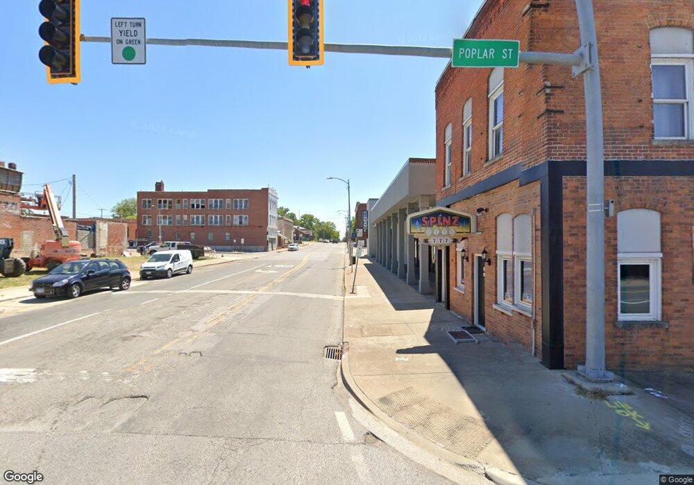 1 W Poplar St, Harrisburg, IL 62946 - photo 1