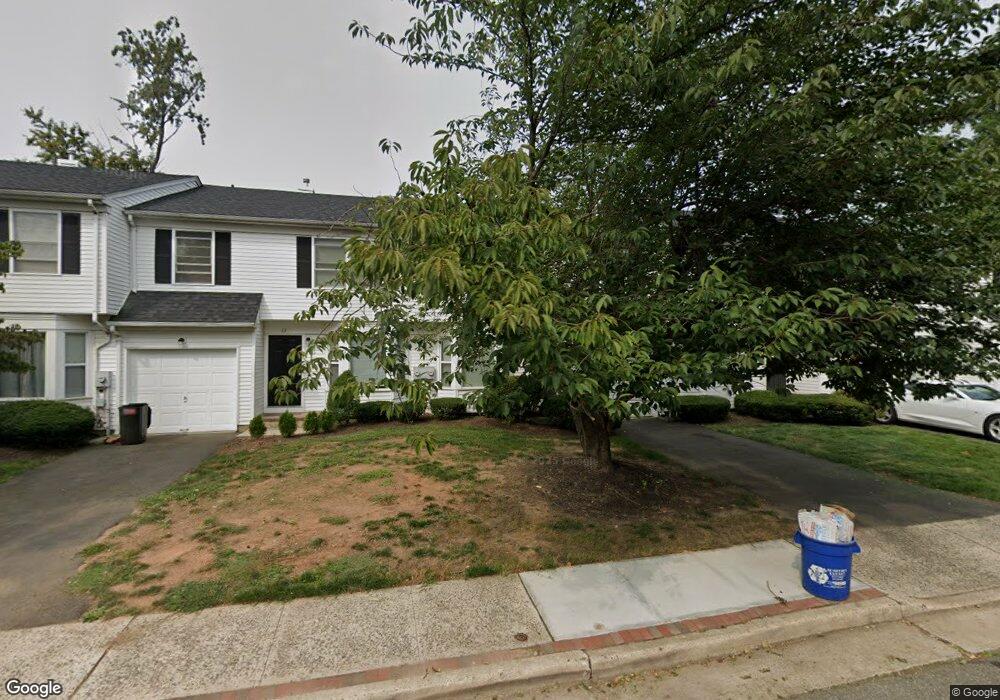 19 Tree Top Rd, Middlesex, NJ 08846 - photo 1