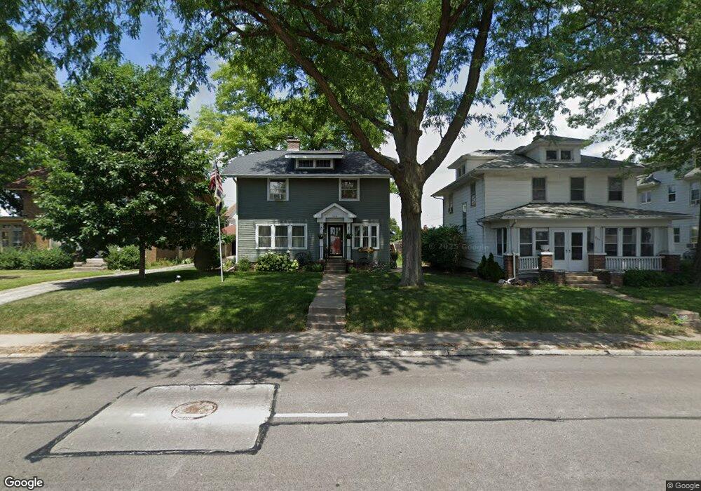 828 E Locust St, Davenport, IA 52803 - photo 1