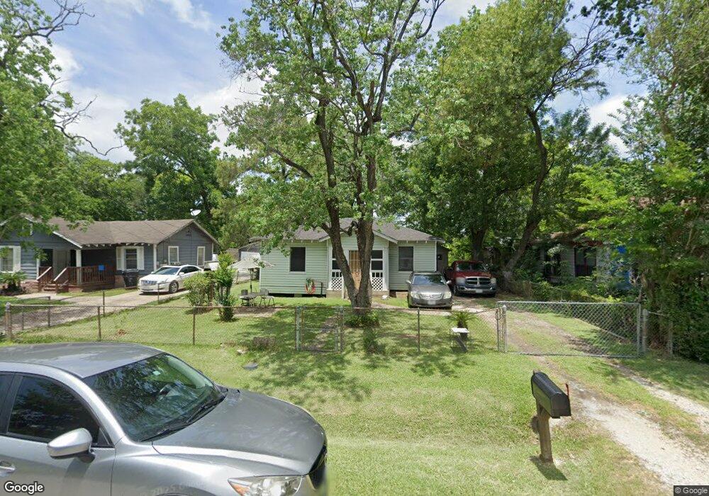 7213 Philibert Ln, Houston, TX 77028 - photo 1