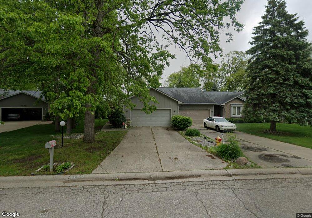 5470 Hickory Cir, Flushing, MI 48433 - photo 1