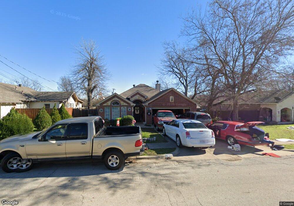 430 S Center St, Grand Prairie, TX 75051 - photo 1