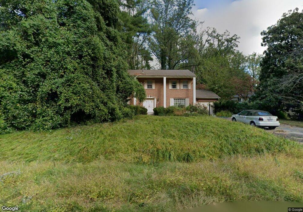 7921 Robison Rd, Bethesda, MD 20817 - photo 1