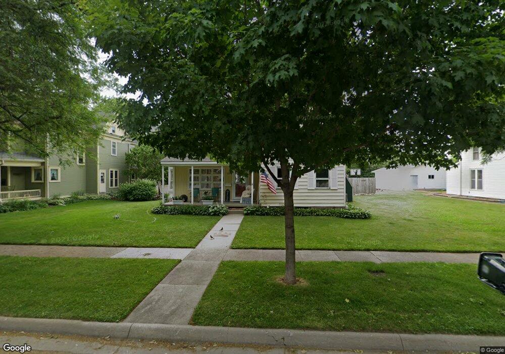 215 Tremont St, Cedar Falls, IA 50613 - photo 1