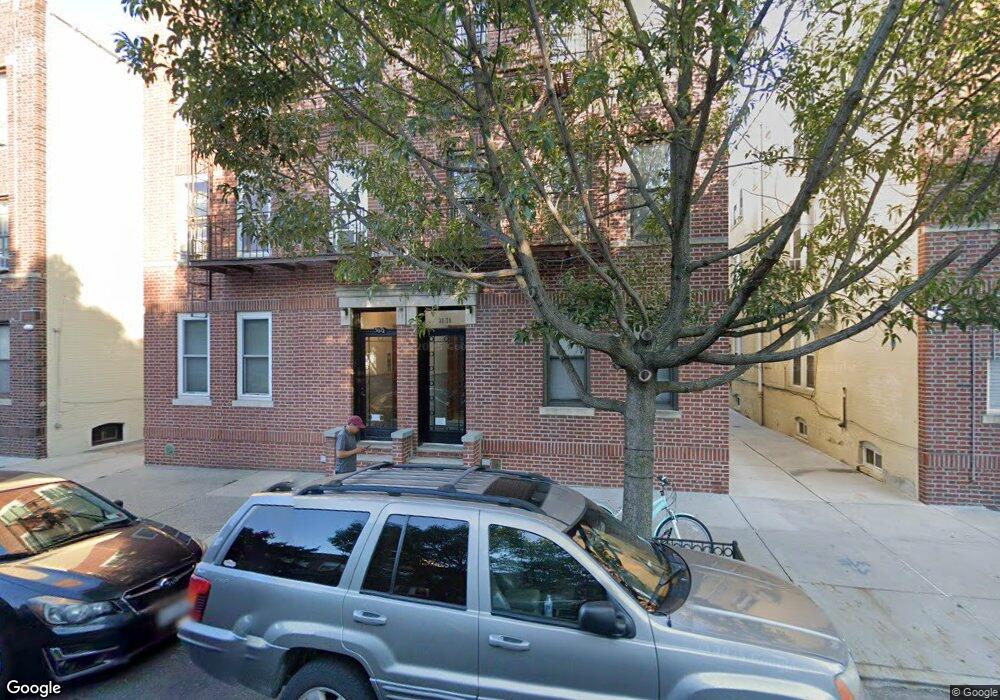 30-72 37th St unit 1, Long Island City, NY 11103 - photo 1