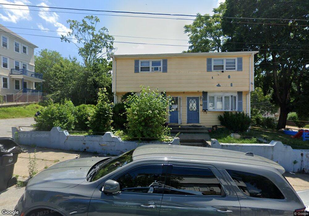 42 Sisson St, Pawtucket, RI 02860 - photo 1
