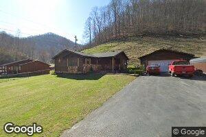 33 Henry C Dr, Pippa Passes, KY 41844