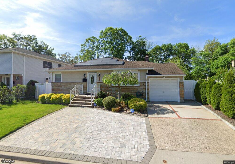 407 Rhodes Ln, West Hempstead, NY 11552 - photo 1