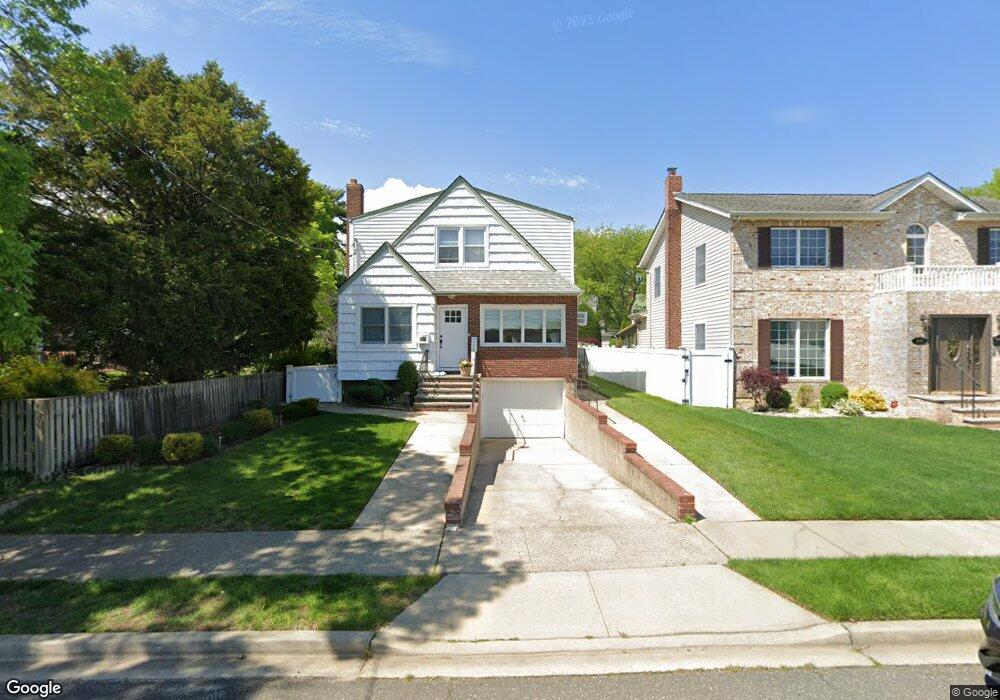 952 Cathedral Ave, Franklin Square, NY 11010 - photo 1