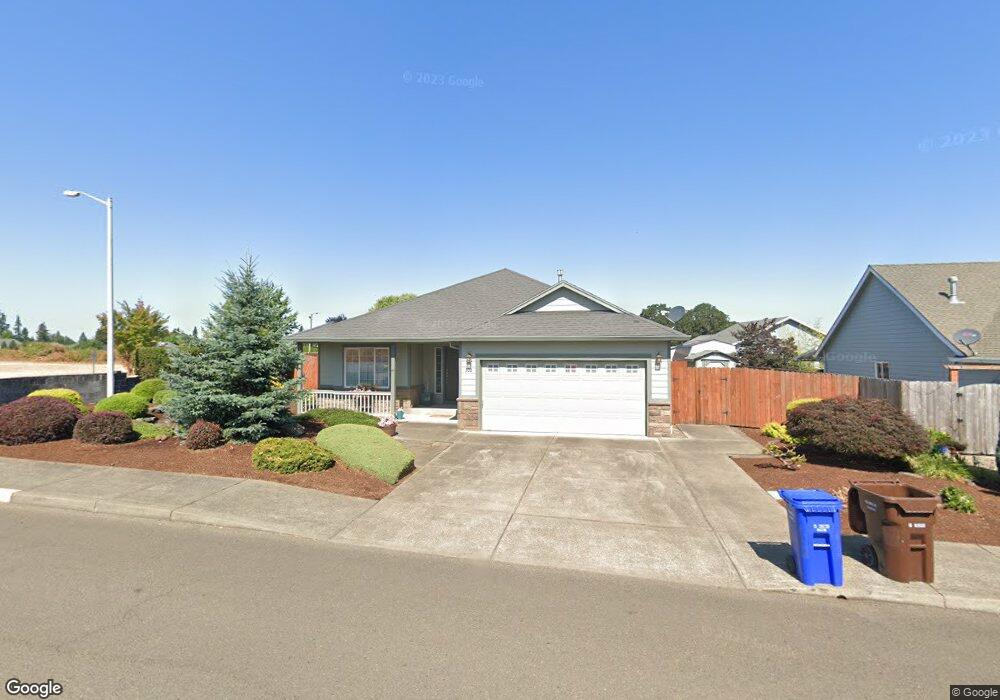 302 Trout St, Molalla, OR 97038 - photo 1