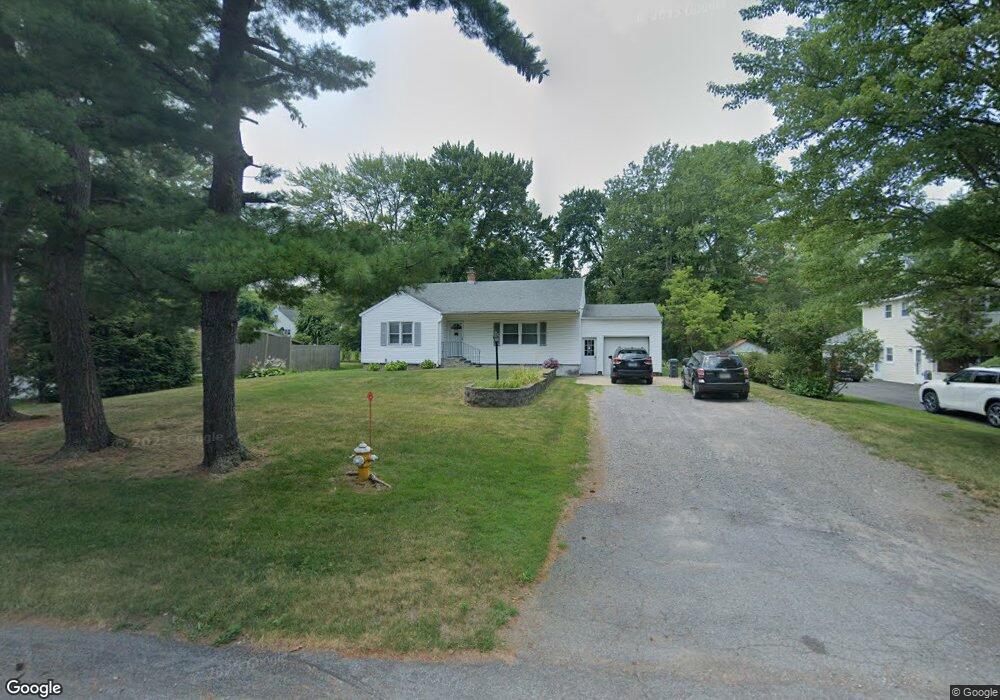 1115 Mohegan Rd, Schenectady, NY 12309 - photo 1