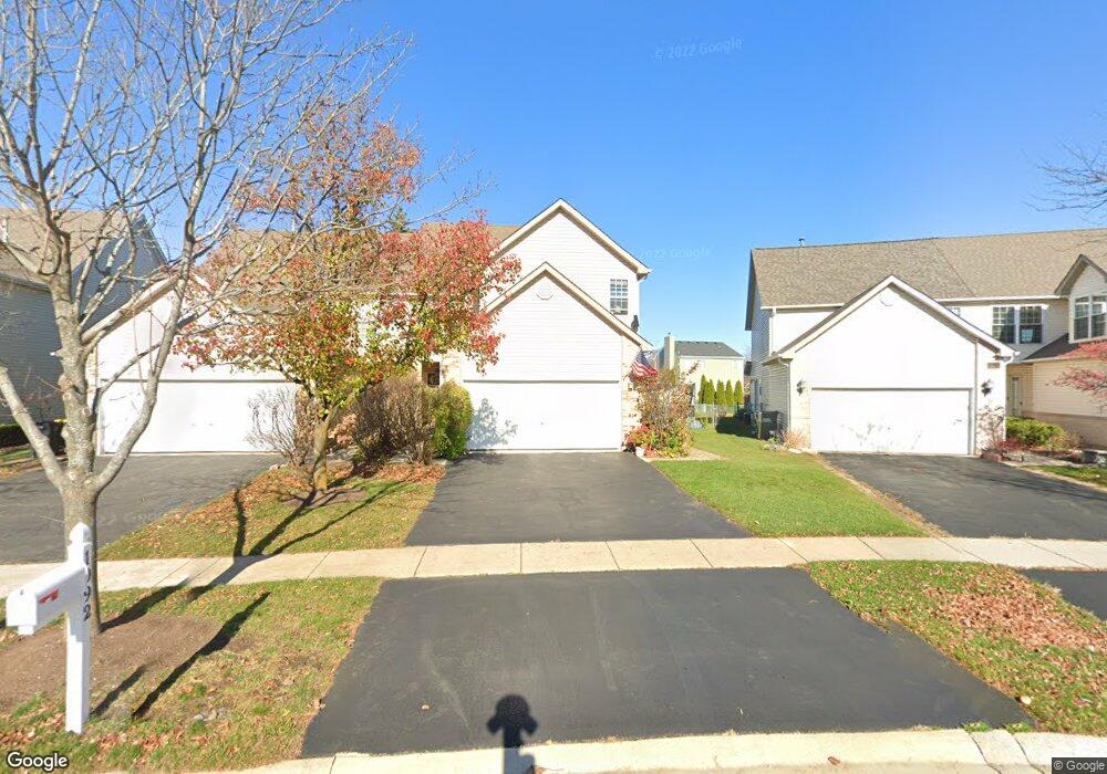 1092 Viewpoint Dr, Lake In the Hills, IL 60156 - photo 1