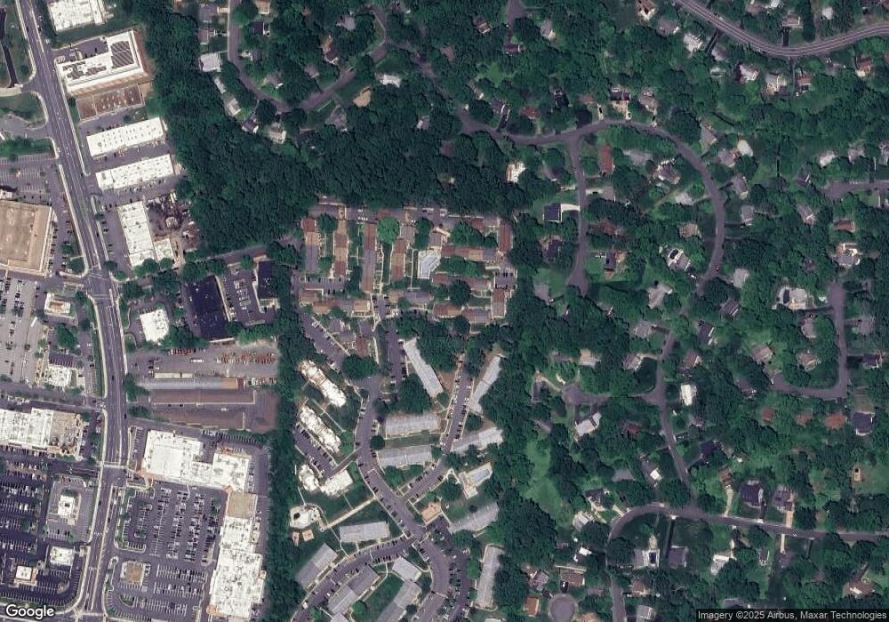 3733 Persimmon Cir, Fairfax, VA 22031 - photo 1