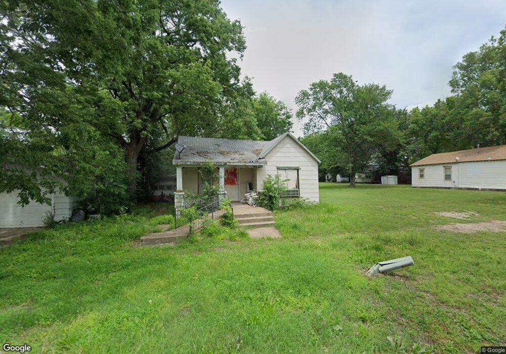1823 Chess Ave, Parsons, KS 67357 - photo 1