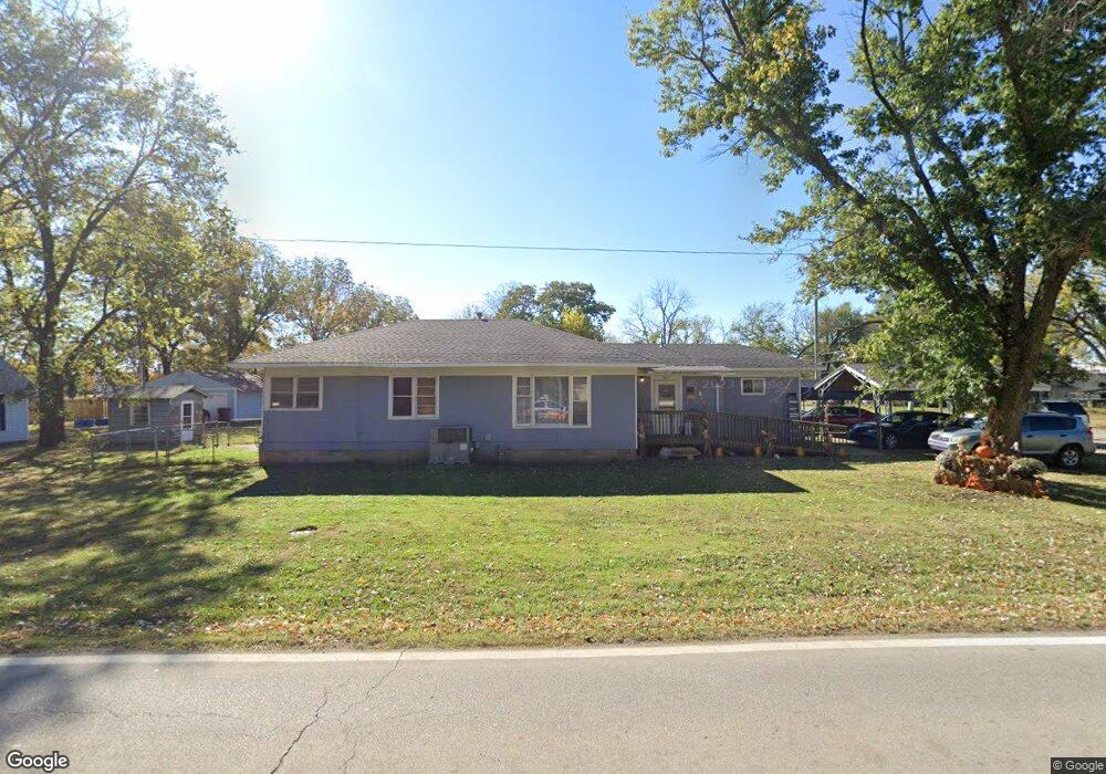 800 E 4th St, Altamont, KS 67330 - photo 1