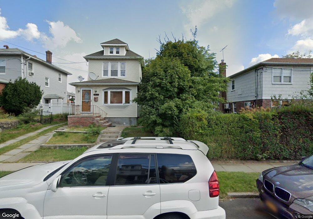 69-33 165th St, Flushing, NY 11365 - photo 1