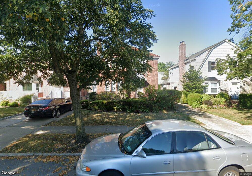 7356 195th St, Fresh Meadows, NY 11366 - photo 1