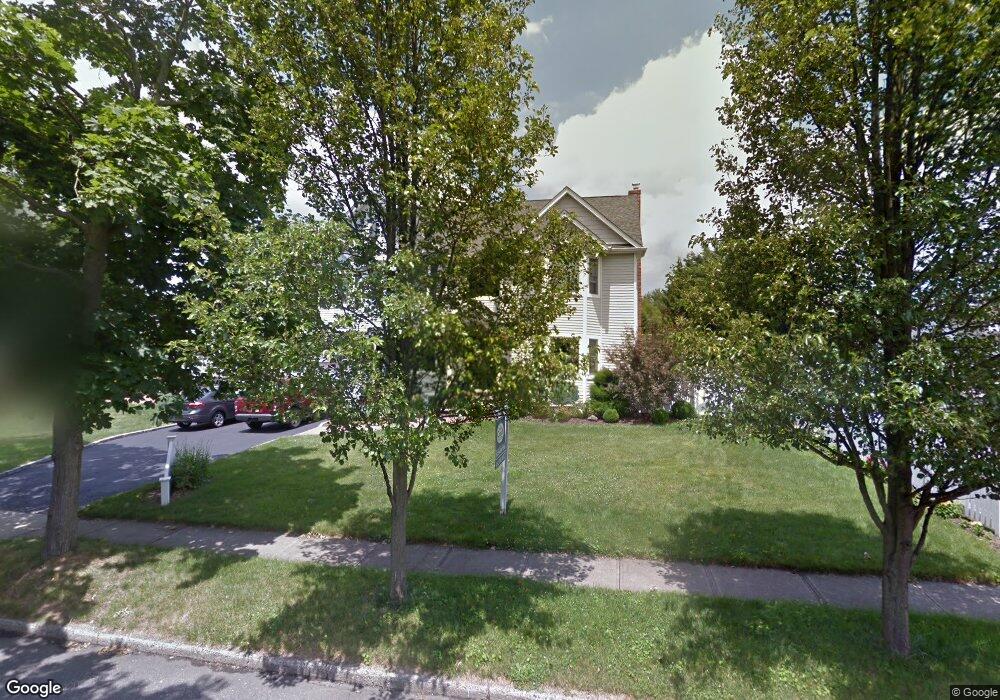 15 Cameo Rd, ComMacK, NY 11725 - photo 1