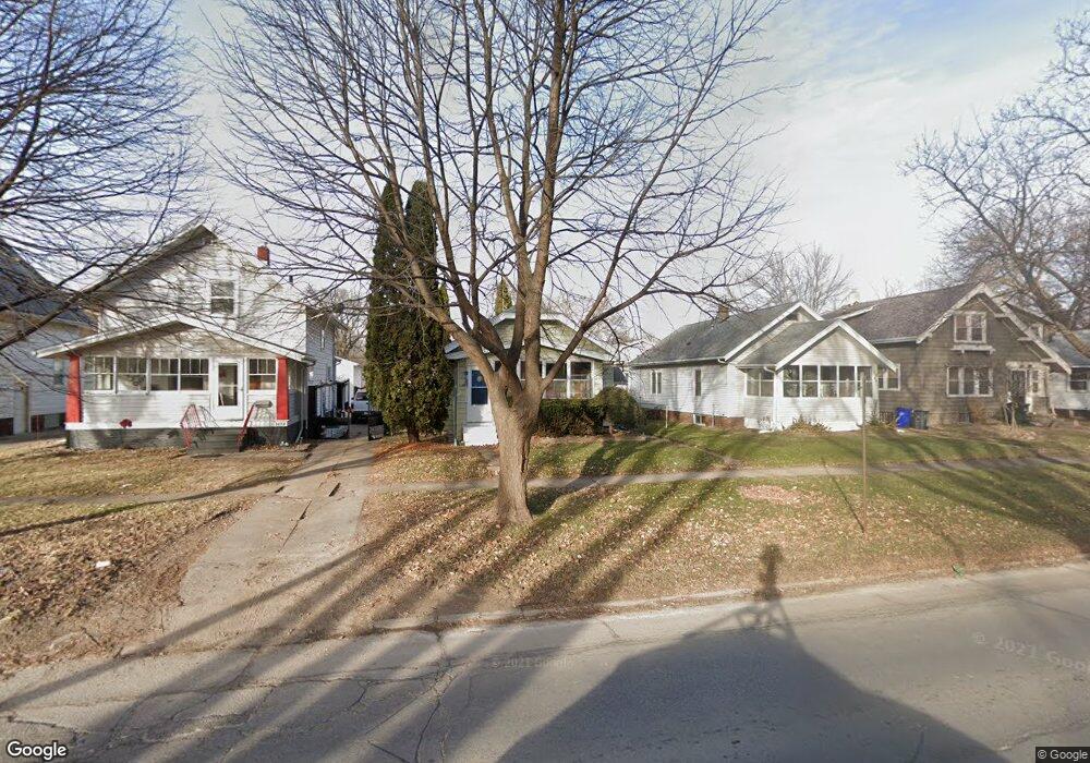 1050 F Ave NW, Cedar Rapids, IA 52405 - photo 1