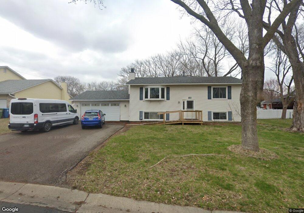 7325 Pineview Ln N, Maple Grove, MN 55369 - photo 1