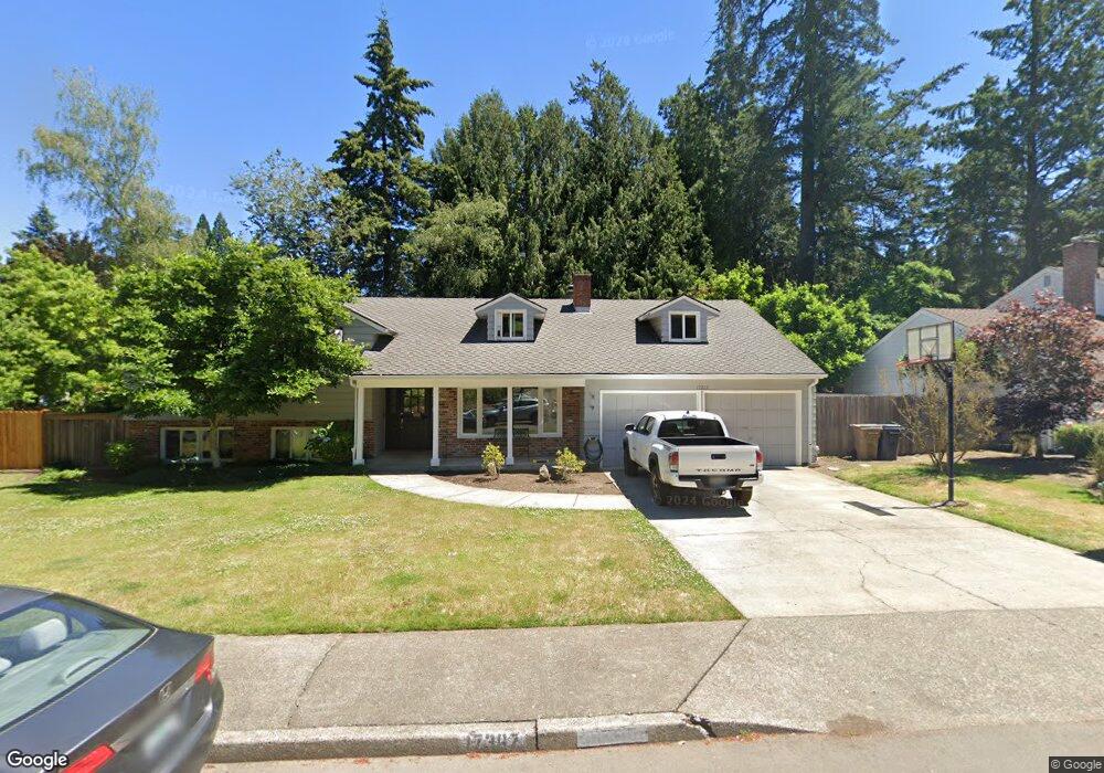 17367 Cardinal Dr, Lake Oswego, OR 97034 - photo 1