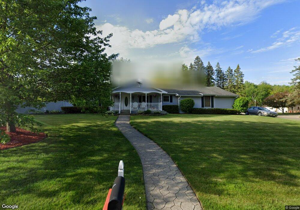 8315 Hidden Creek Ct, Flushing, MI 48433 - photo 1