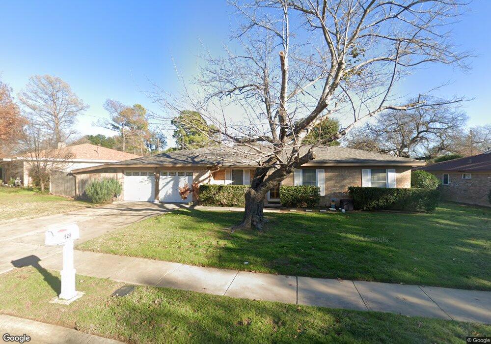 928 Chattanooga Dr, Bedford, TX 76022 - photo 1