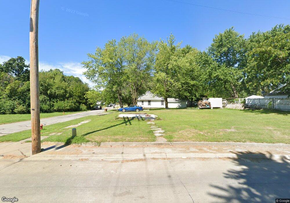 1201 Emerson St, Moberly, MO 65270 - photo 1