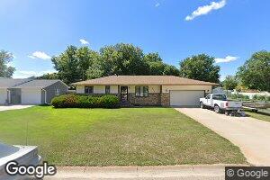 621 Ridge Ave, Minden, NE 68959
