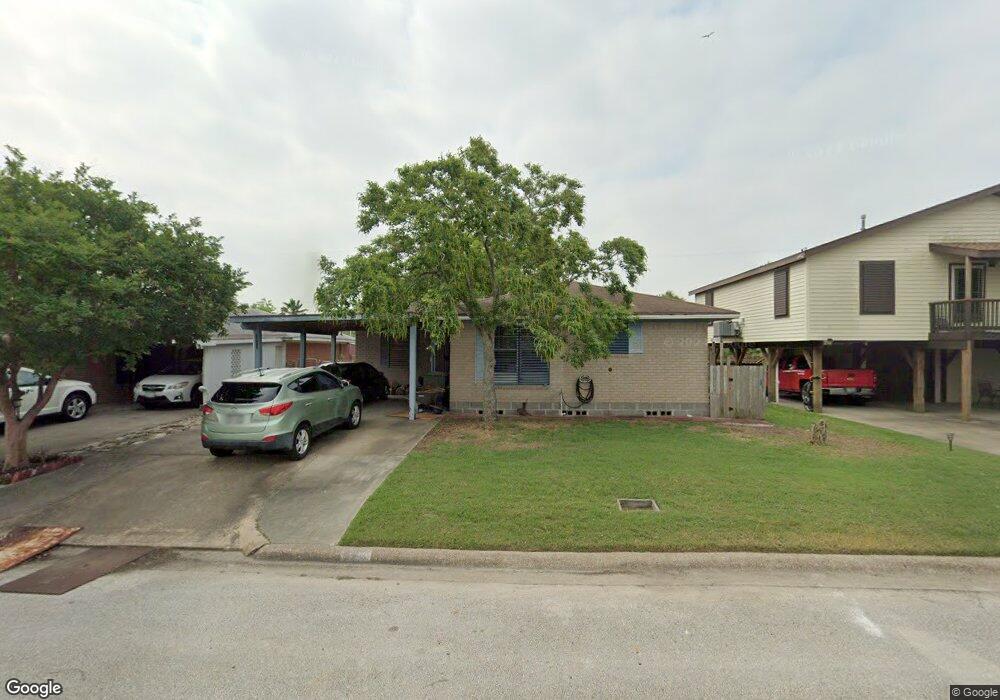 7911 Pruitt Dr, Galveston, TX 77554 - photo 1