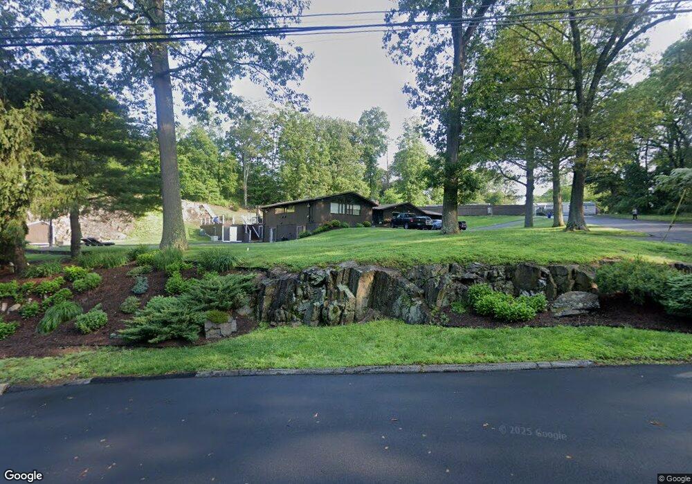 342 Country Ln, Orange, CT 06477 - photo 1