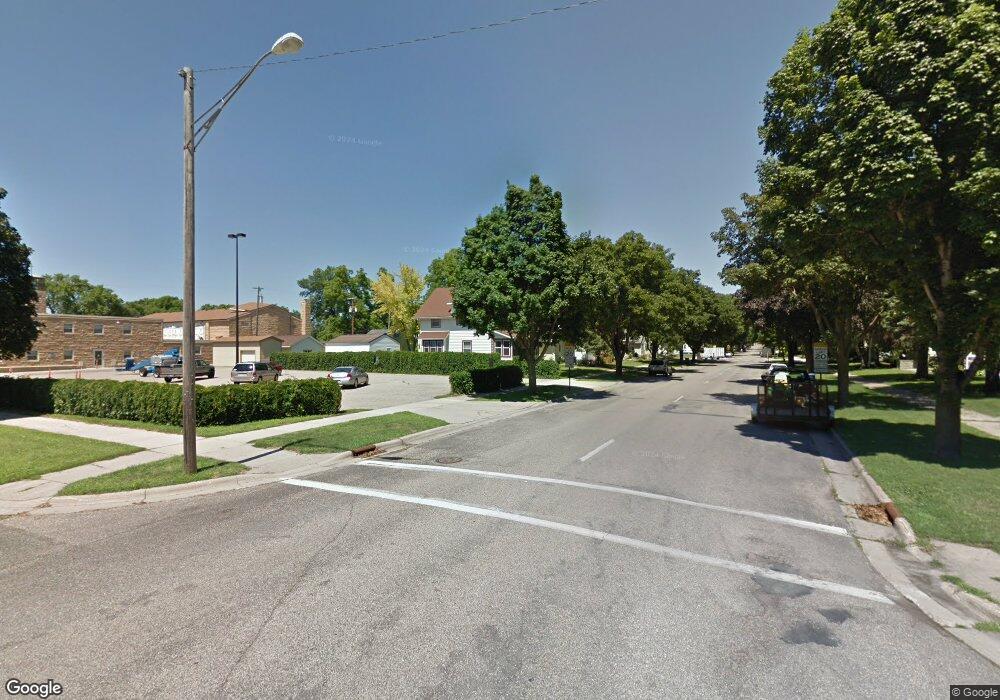 1112 N 4th St, Mankato, MN 56001 - photo 1