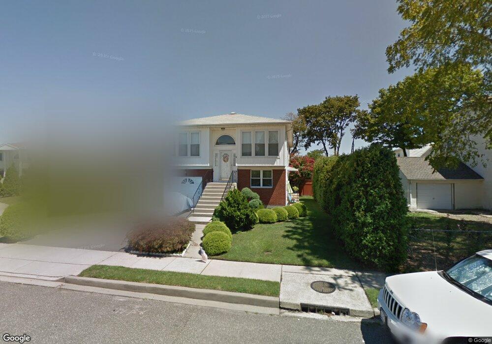 7 Julie Ct, Bethpage, NY 11714 - photo 1