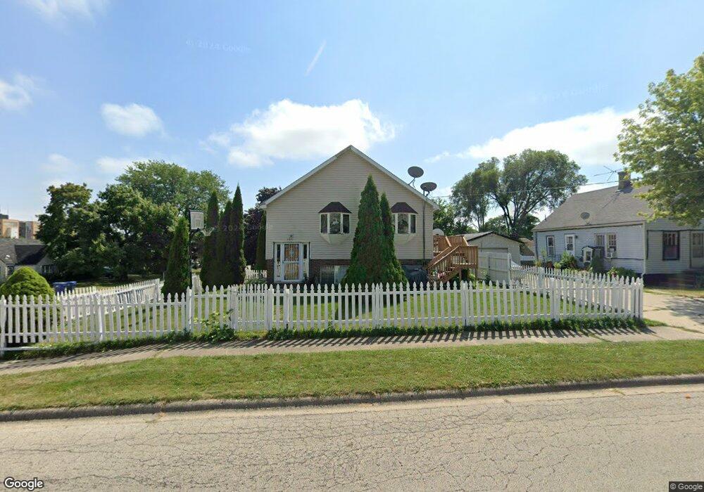 2801 W Cornelia Ave, Waukegan, IL 60085 - photo 1