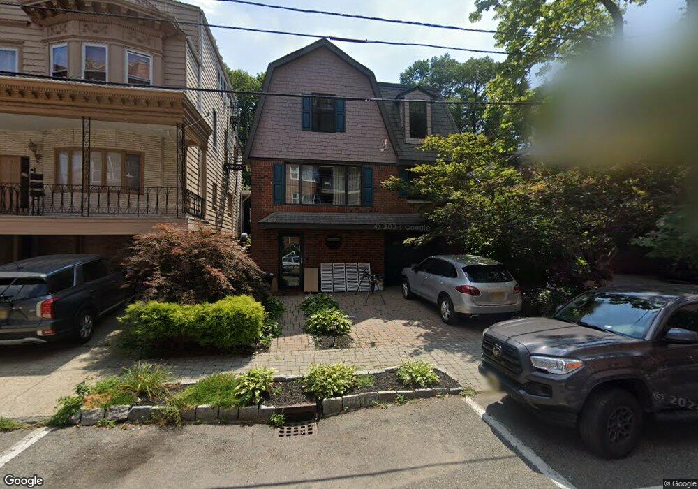 116 Parkview Ave, Weehawken, NJ 07086 - photo 1
