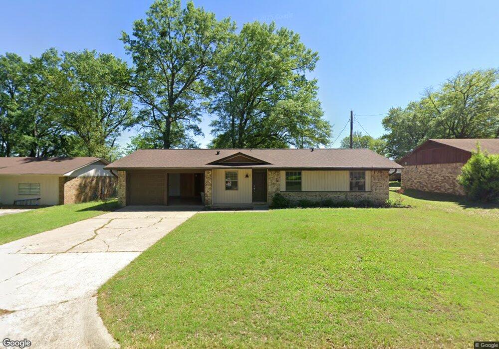 905 Japonica Dr, Wake Village, TX 75501 - photo 1