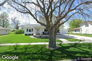 152 5th St, Hampton, NE 68843