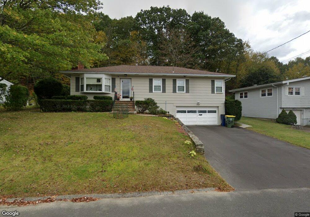 50 Blueberry Hill Rd, Waterbury, CT 06704 - photo 1