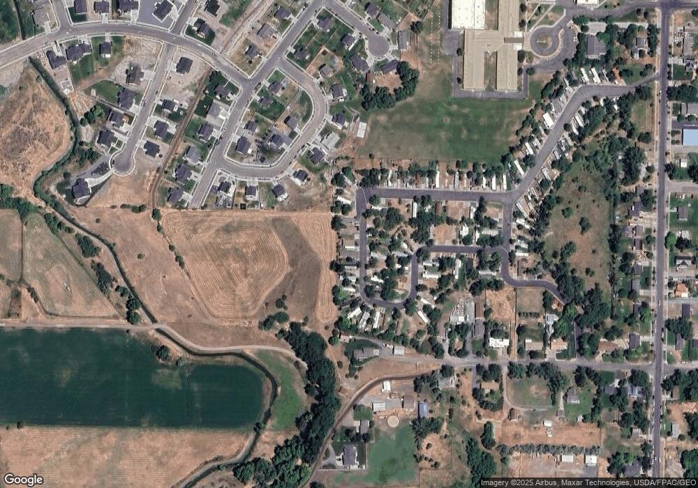 135 S 600 W, Hyrum, UT 84319 - photo 1