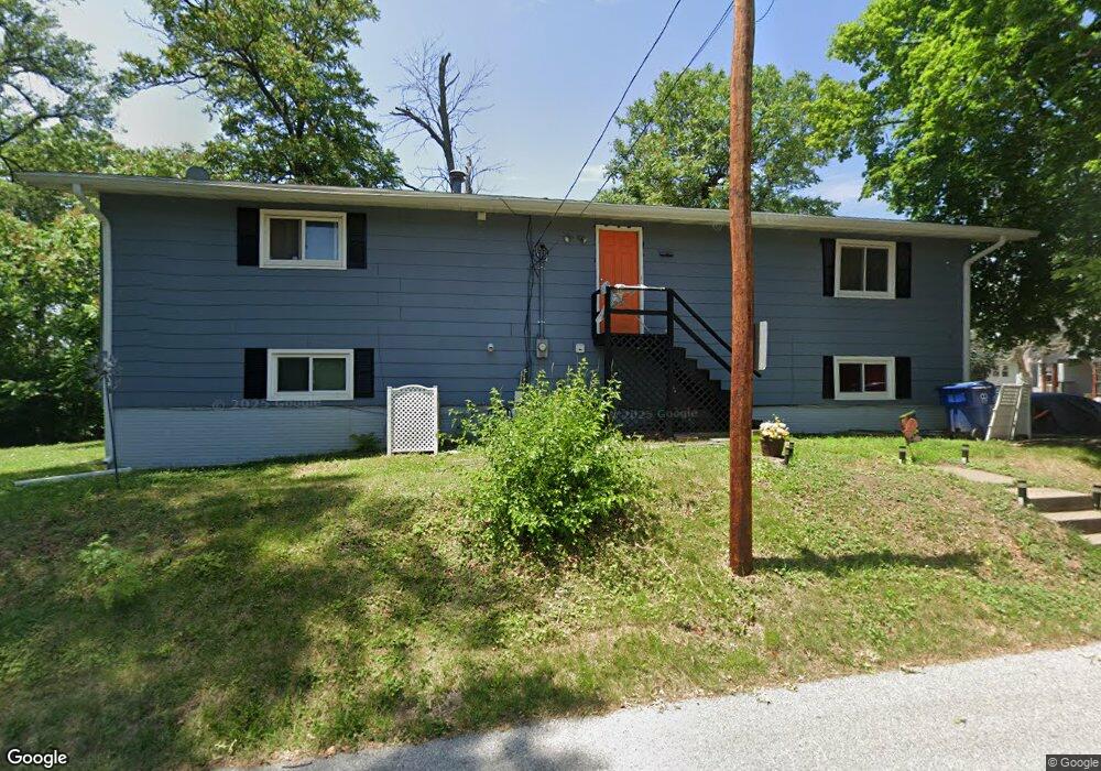 2355 E Pleasant St, Davenport, IA 52803 - photo 1
