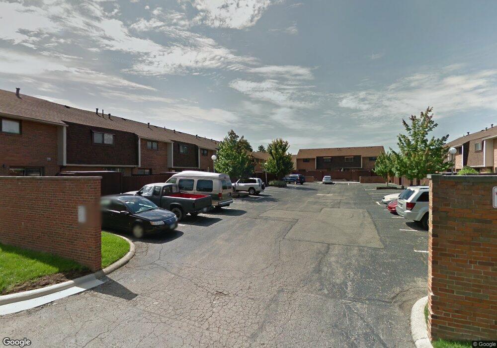 1789 Willoway Cir N, Columbus, OH 43220 - photo 1