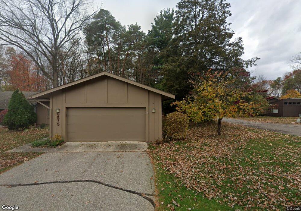 6503 Red Cedar Ln, West Bloomfield, MI 48324 - photo 1