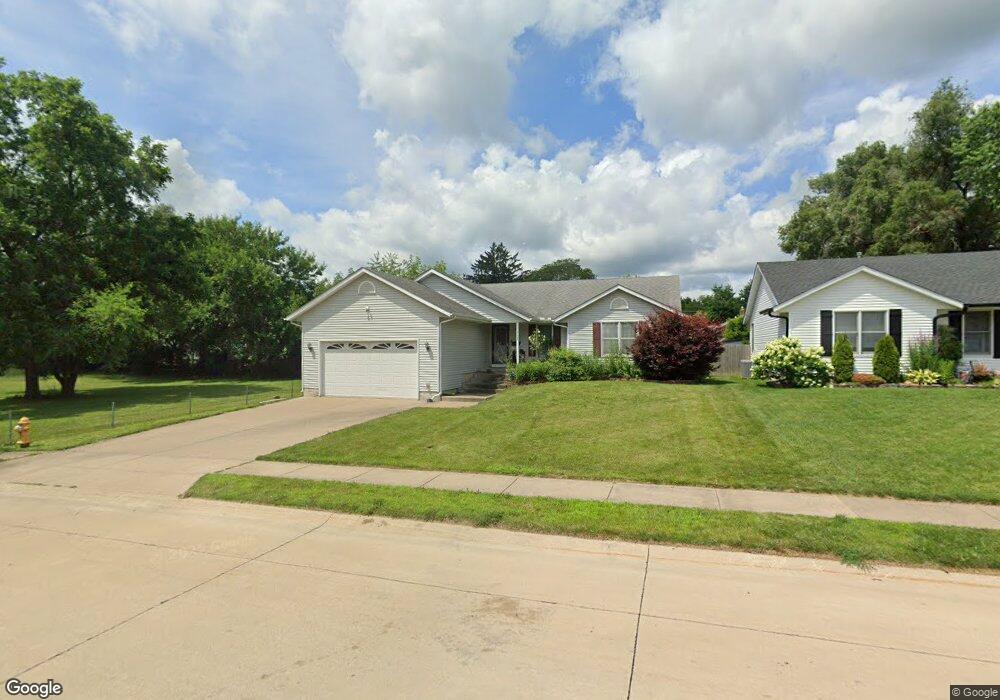 2028 N Gayman Ave, Davenport, IA 52804 - photo 1