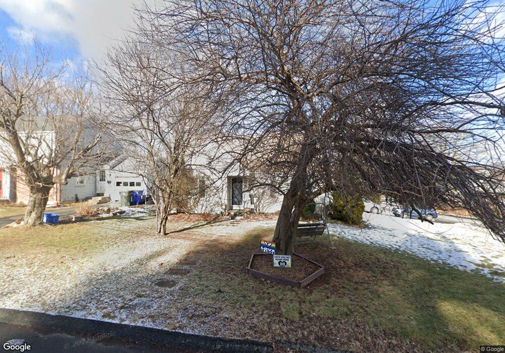 34 Hooker Dr, West Hartford, CT 06107 - photo 1