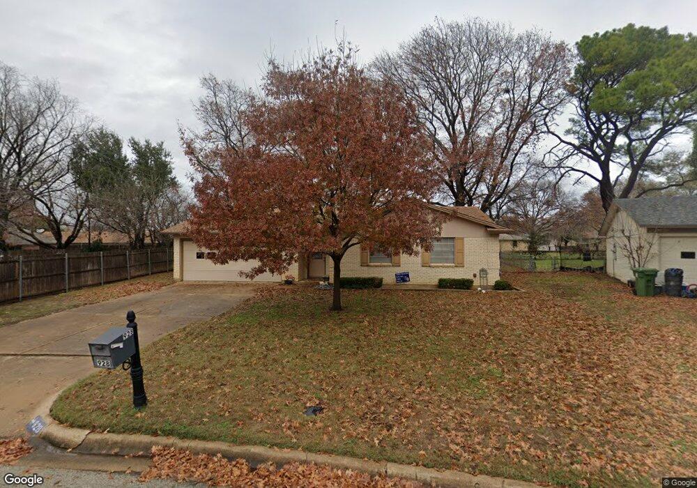928 Piccadilly Cir, Hurst, TX 76053 - photo 1