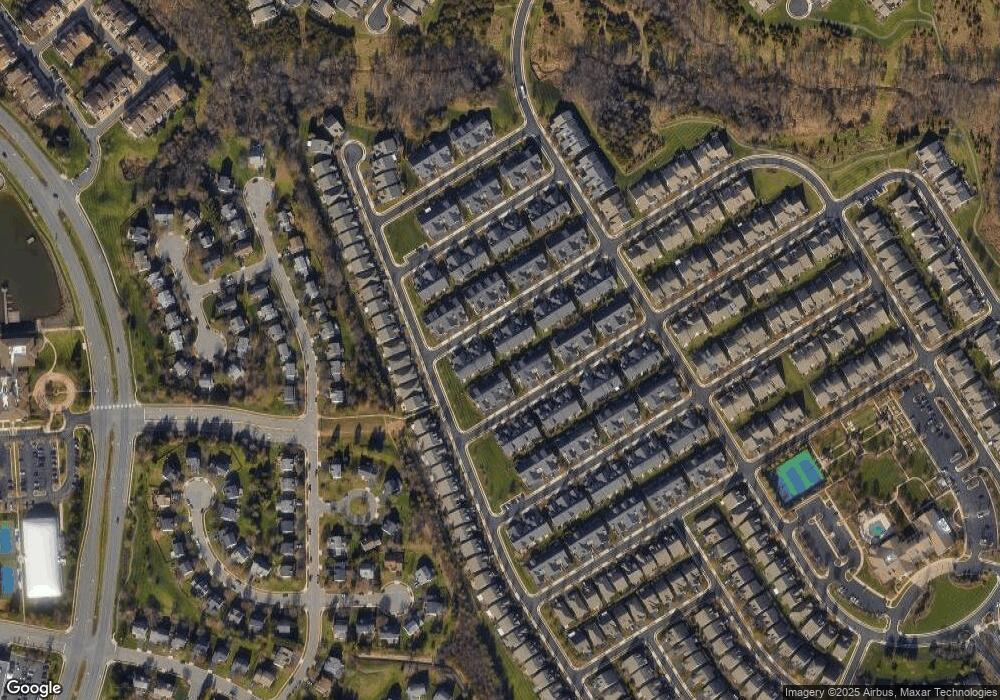 44349 Oakmont Manor Square unit 348, Ashburn, VA 20147 - photo 1